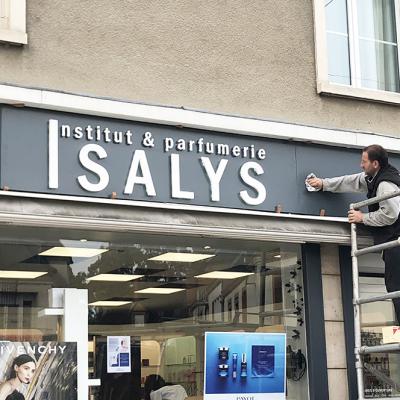 réalisation et pose d'une enseigne Isalys Sully sur Loire